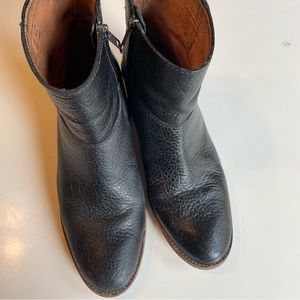 Madewell black leather ankle zip boot